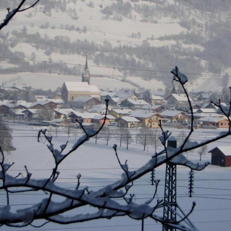 Chalet in Niedernsill near Ski Slopes - Four-Bedroom Vacation Home - 40