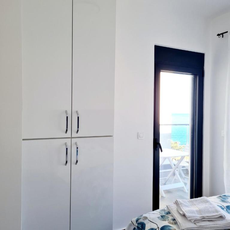 Helen Lux Apartments - One-Bedroom Apartment - 11