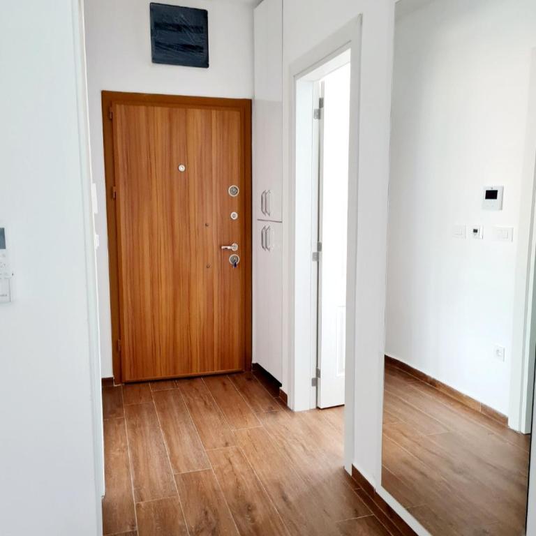 Helen Lux Apartments - One-Bedroom Apartment - 12