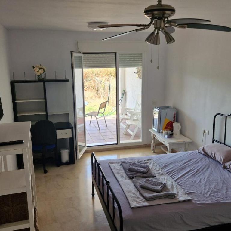 HillView Rooms in Manilva - Habitación Doble con patio - 3