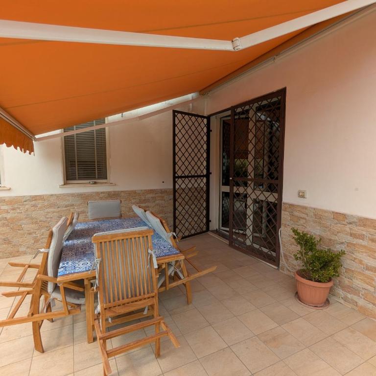 Casa Vacanze Pagani - Three-Bedroom Standard Apartment - 8