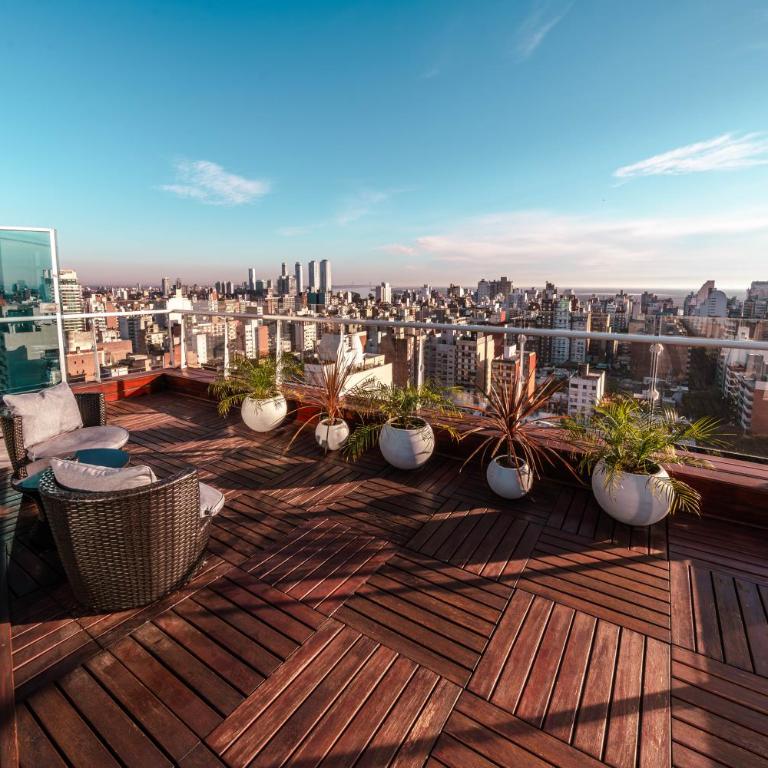 Holiday Inn Rosario by IHG - One-Bedroom King Suite with Balcony 2 - 6