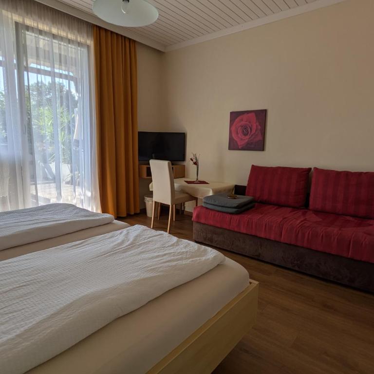 Pension Pleikner - Doppelzimmer mit Balkon - 24
