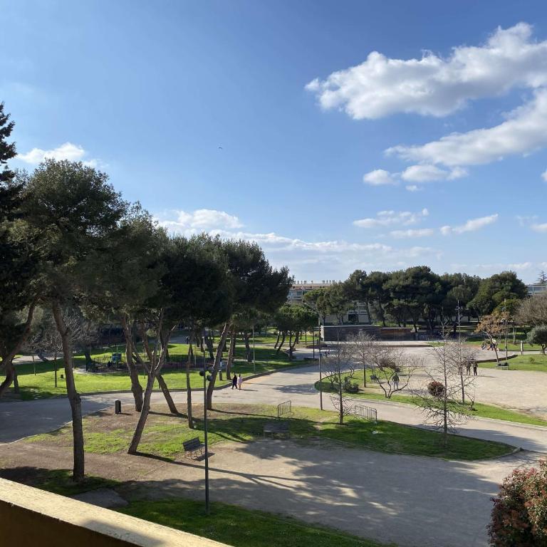 Appartement T1 avec balcon, clim, parking et wifi à Balaruc-les-Bains - FR-1-553-259 - Apartment - 1
