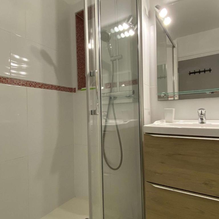 Appartement T1 avec balcon, clim, parking et wifi à Balaruc-les-Bains - FR-1-553-259 - Apartment - 8