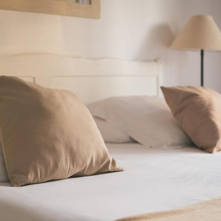 Auberge du Rédier - Logis Hôtels - Chambre Double - Vue sur Piscine - 2