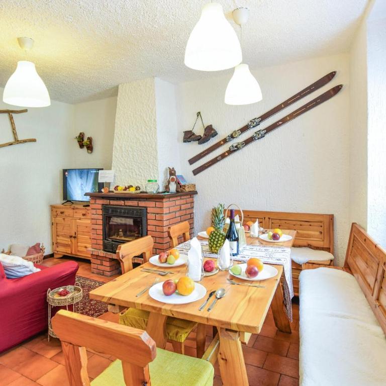 2 Bedroom Lovely Apartment In Ponte Di Legno - Appartamento con 2 Camere da Letto - 1
