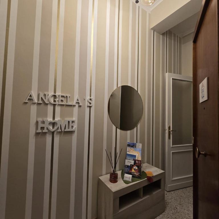 Angela's HOME - Three-Bedroom Apartment with Balcony - 1