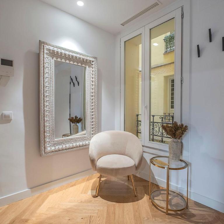 Espectacular piso en Madrid en la Milla de ORO - Three-Bedroom Apartment - 3