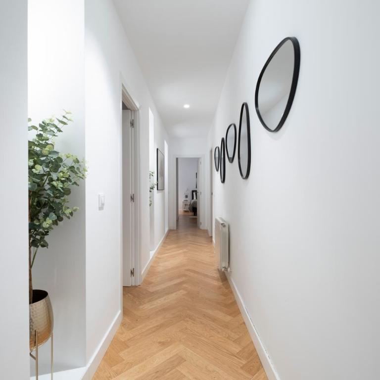 Espectacular piso en Madrid en la Milla de ORO - Three-Bedroom Apartment - 7