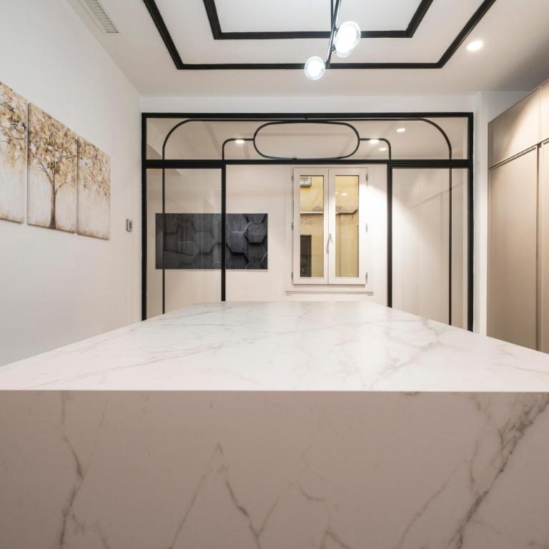 Espectacular piso en Madrid en la Milla de ORO - Three-Bedroom Apartment - 27
