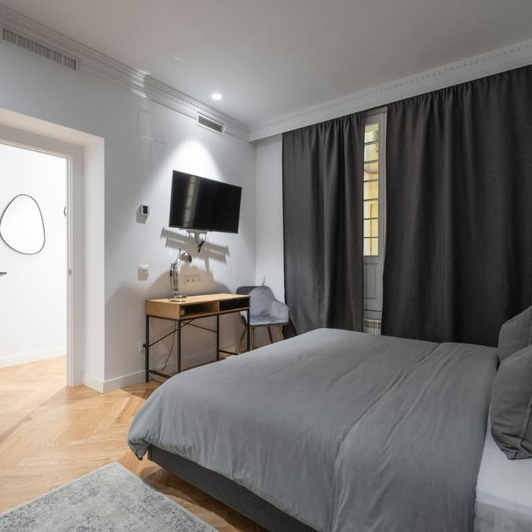 Espectacular piso en Madrid en la Milla de ORO - Three-Bedroom Apartment - 22