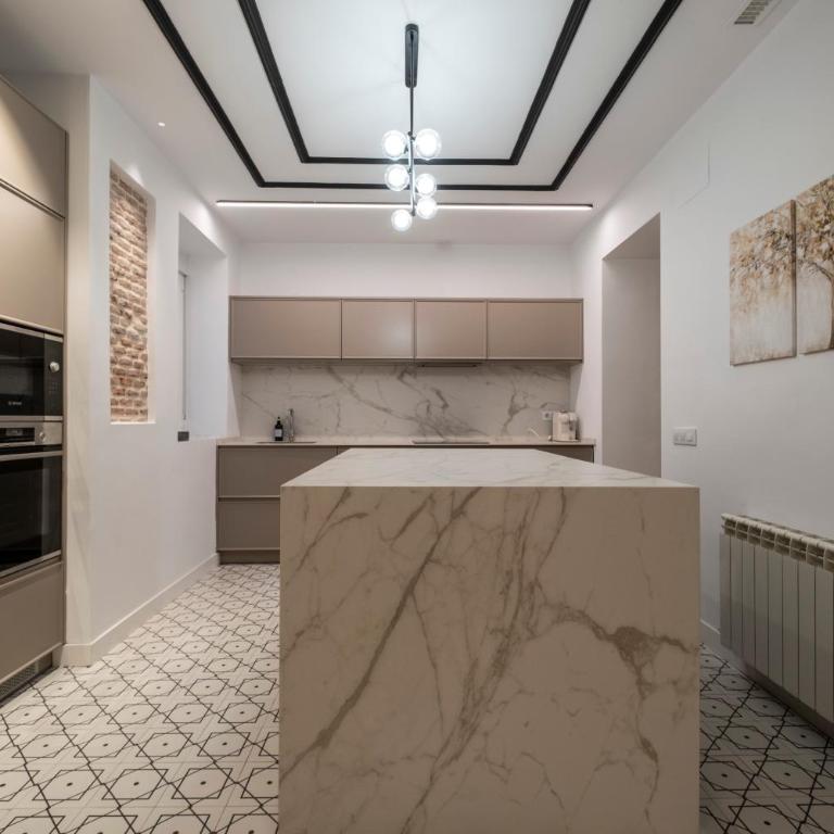 Espectacular piso en Madrid en la Milla de ORO - Three-Bedroom Apartment - 23