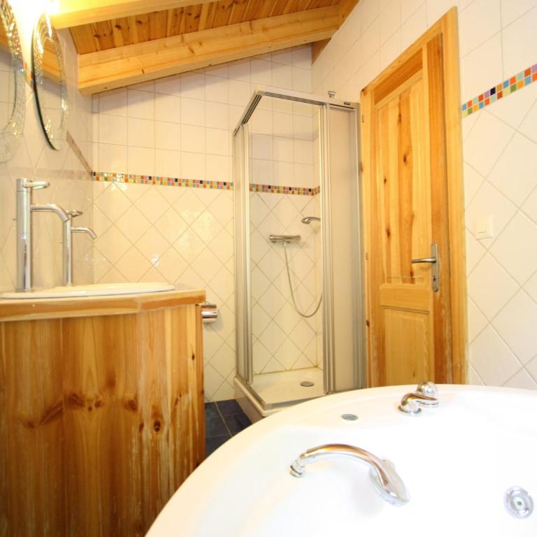 Chalet in Rhone Valley near Ski Lift - Superior Chalet - 18