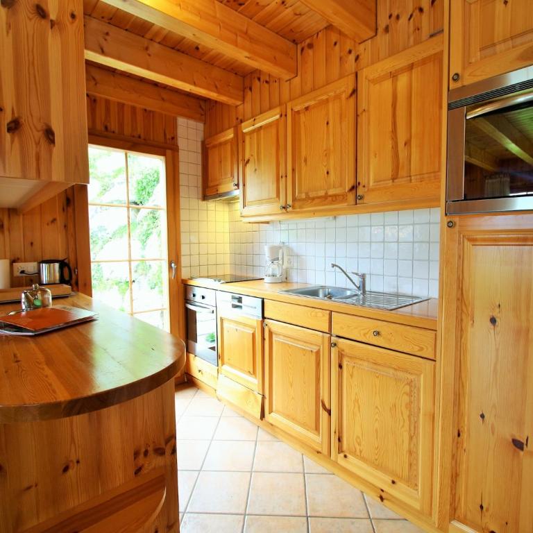 Chalet in Rhone Valley near Ski Lift - Superior Chalet - 11
