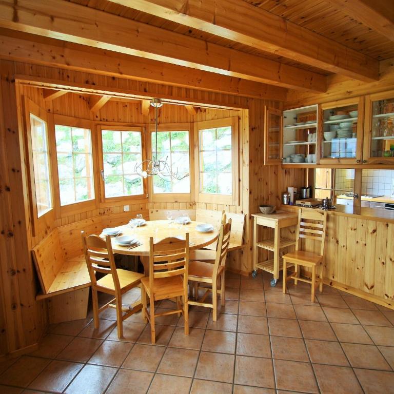 Chalet in Rhone Valley near Ski Lift - Superior Chalet - 3