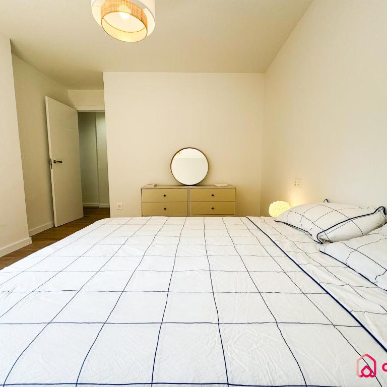 La Alboreda - Two-Bedroom Apartment - 38