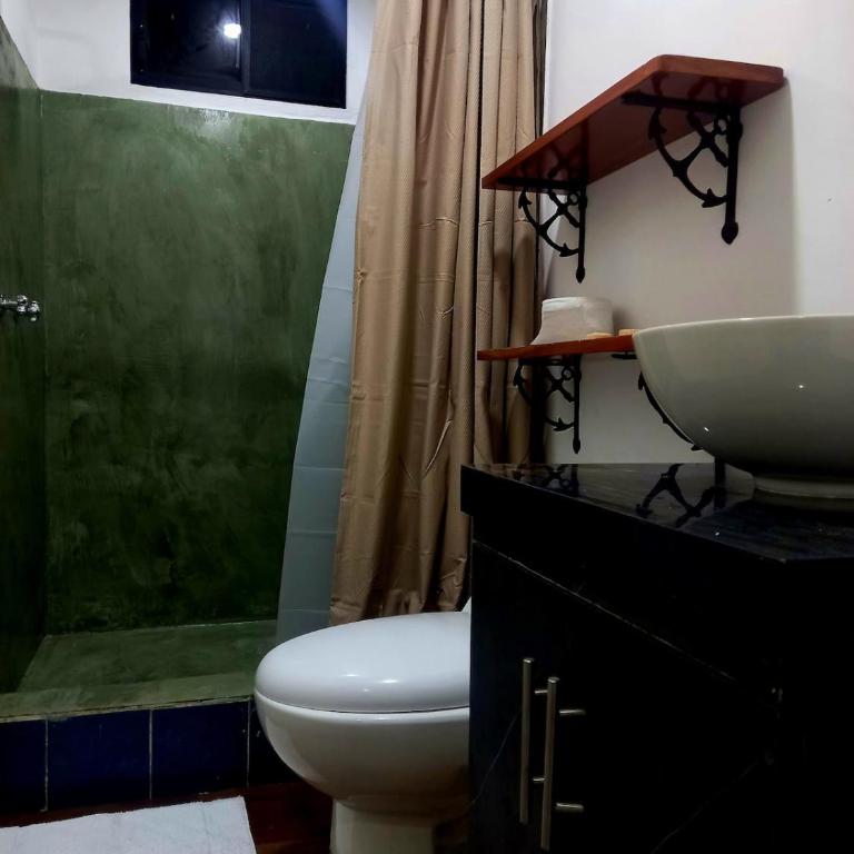 Genovesa Family home - Two-Bedroom House - 18