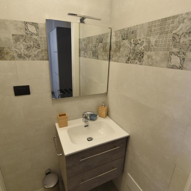 Appartamento Emilio- Migliarina Station - Appartamento con 1 Camera da Letto - 2
