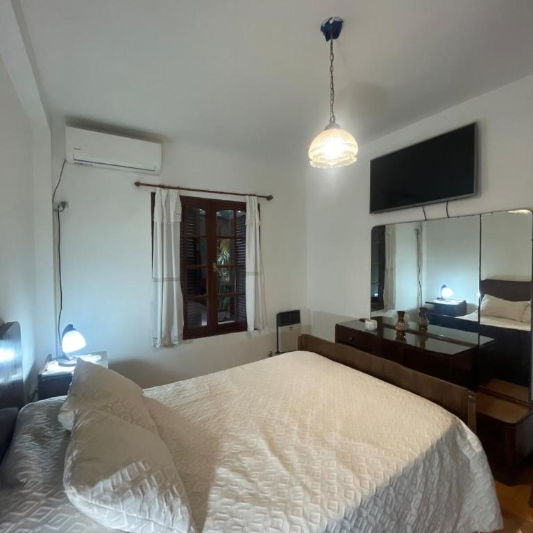Casa Céntrica de 2 Habitaciones con Patio y Parrilla - Casa de 2 dormitorios - 1