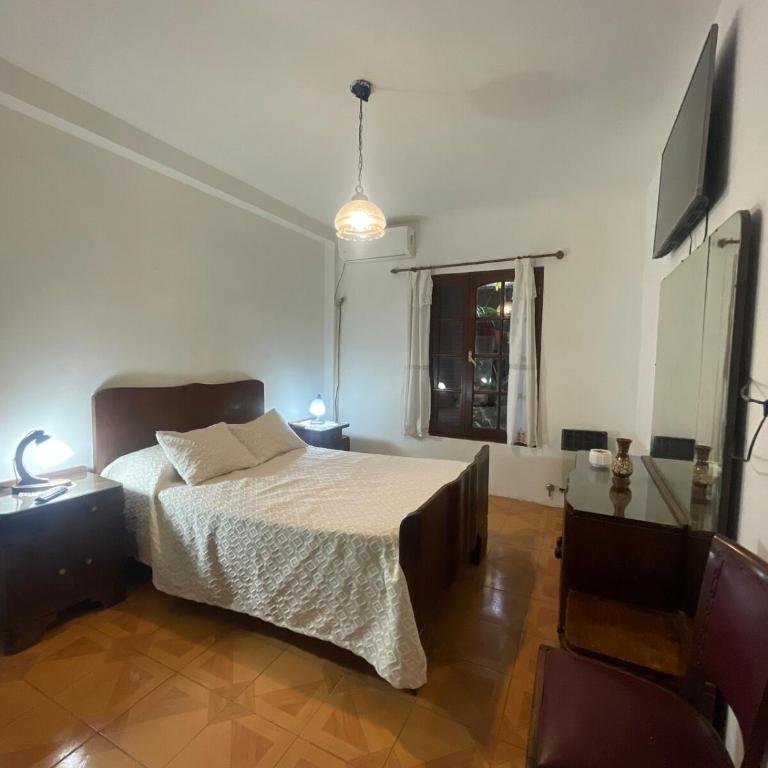Casa Céntrica de 2 Habitaciones con Patio y Parrilla - Casa de 2 dormitorios - 2