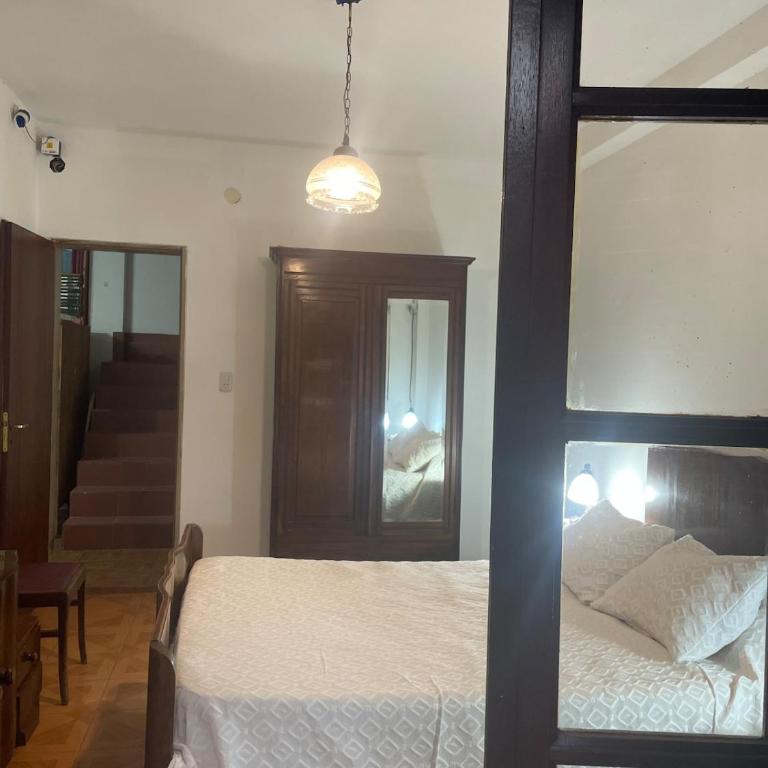 Casa Céntrica de 2 Habitaciones con Patio y Parrilla - Casa de 2 dormitorios - 14