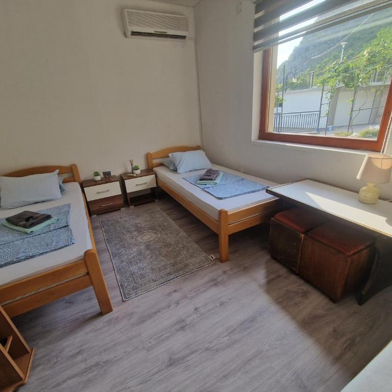 Visit Dreznica - Canyon Retreat - Triple Room with Mountain View - 5