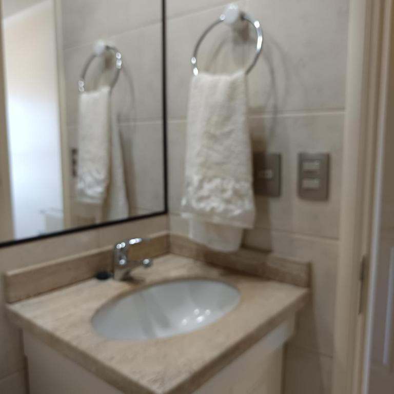 Amplio y central departamento con estacionamiento - Apartamento - 11