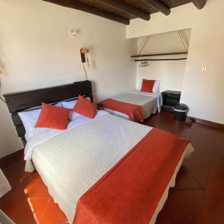 Hospederia Montano Alto - Habitación Triple con baño privado - 5
