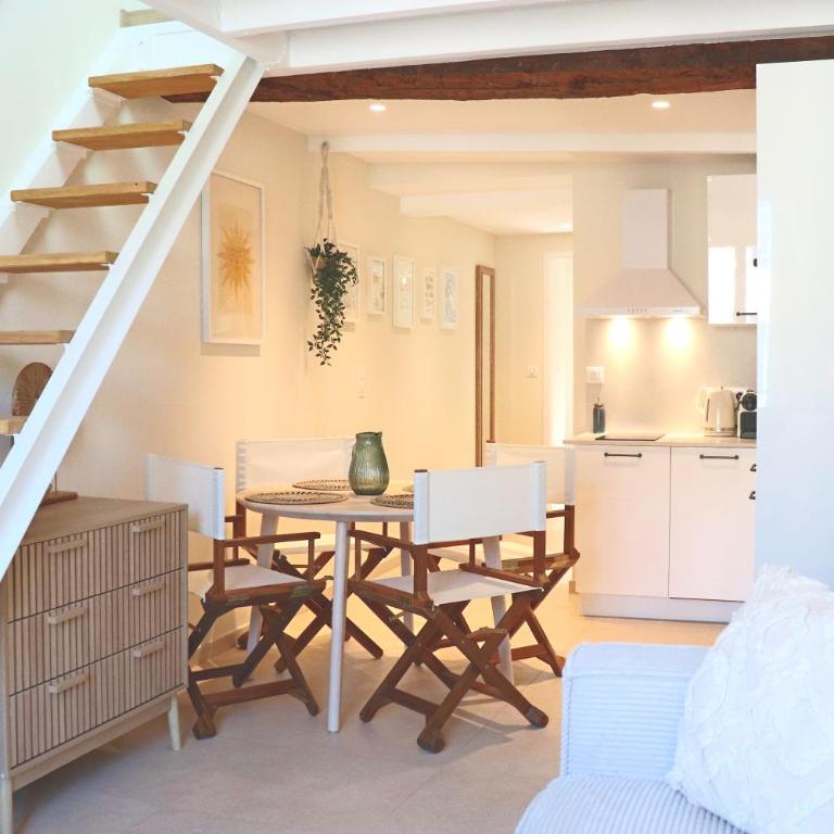 New! Beach Escape in Old Antibes - Appartement 2 Chambres - 1