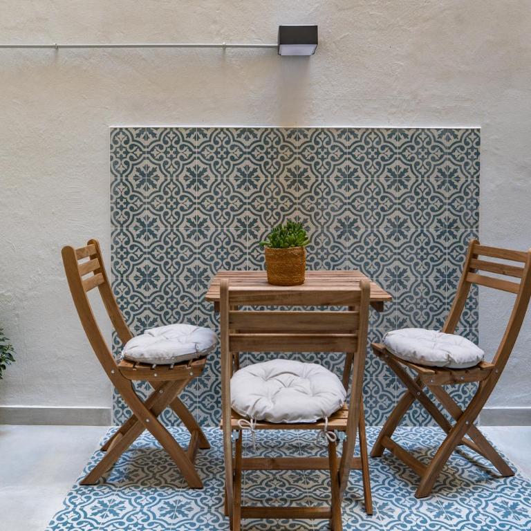 Home Chueca - Gran via - Two-Bedroom Apartment - 1