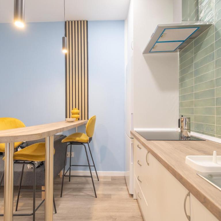 Home Chueca - Gran via - Two-Bedroom Apartment - 10