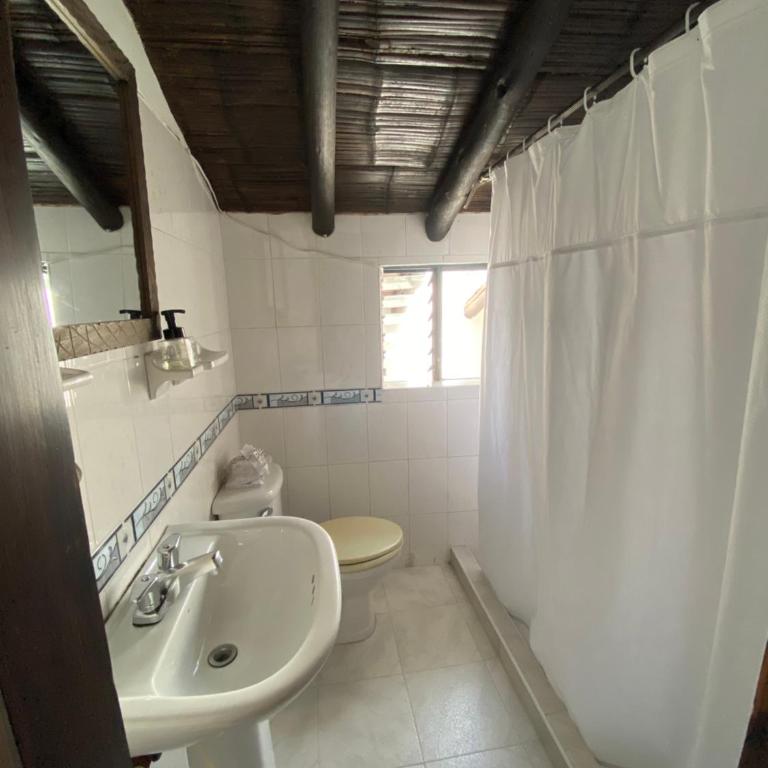 Hospederia Montano Alto - Habitación con cama extragrande. - 4