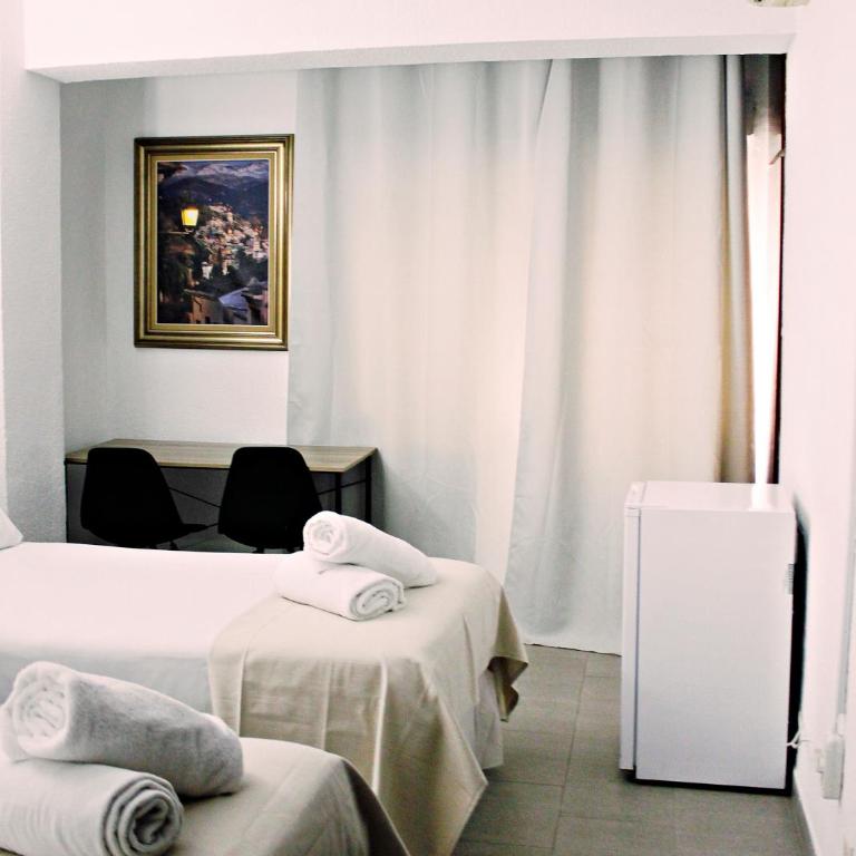 Pensión Eurosol - Double or Twin Room - 10