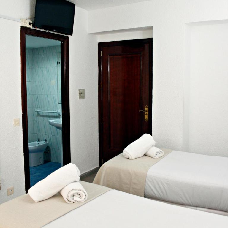 Pensión Eurosol - Double or Twin Room - 9