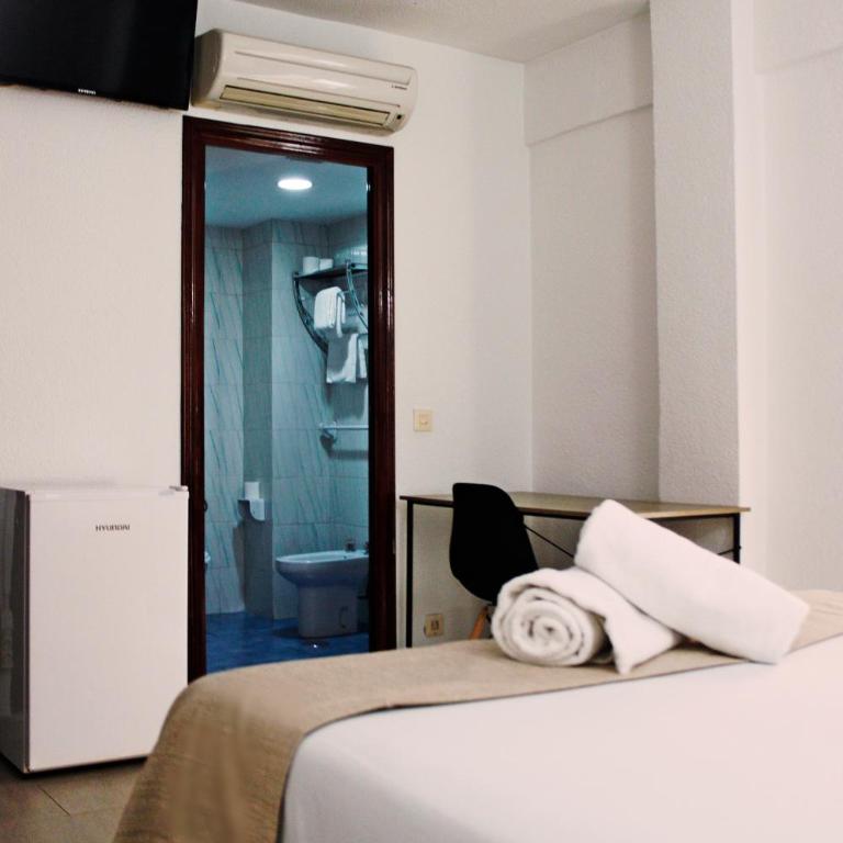 Pensión Eurosol - Double or Twin Room - 12