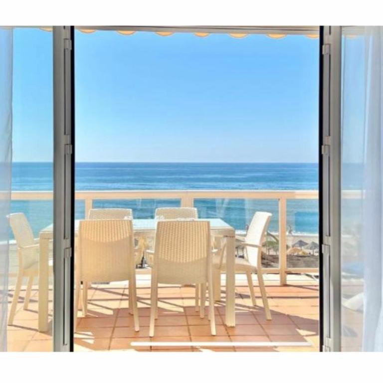 BEACHFRONT APARTMENT In LA CALA DE MIJAS - Apartamento de 3 dormitorios - 24