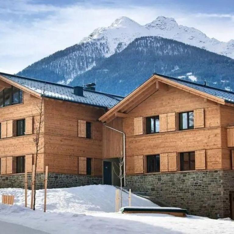 AlpinPark Chalet mit Swimmingpool, Sonnenloggia und Kamin - Großglockner Resort Matrei - Apartment mit 3 Schlafzimmern und Bergblick - 2