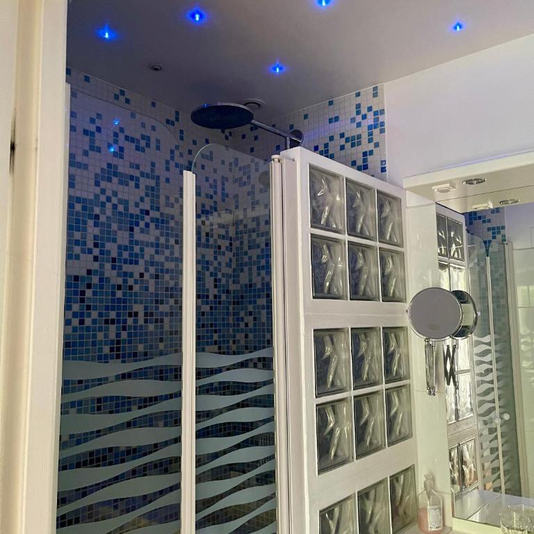 VILLA la GLORIETTE - Chambre Double avec Salon - 9