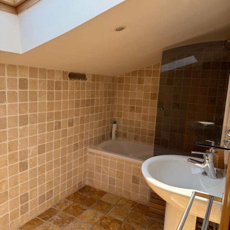 Duplex with spacious terraces and stunning sea views, right next to the beach - Apartamento - 17