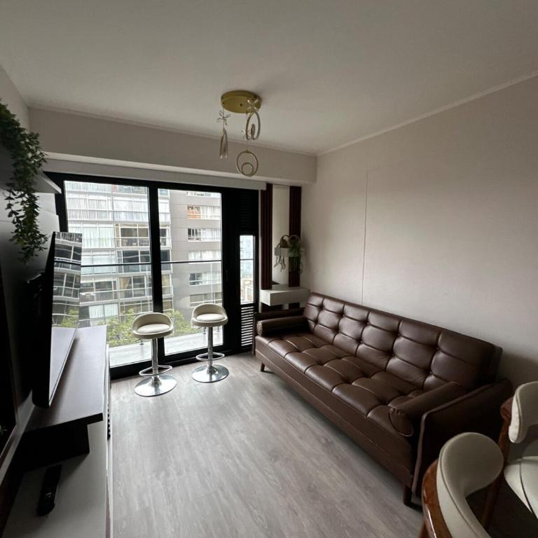 Acogedor depa 2D 2B cerca a Kennedy y Larcomar - Two-Bedroom Apartment - 9