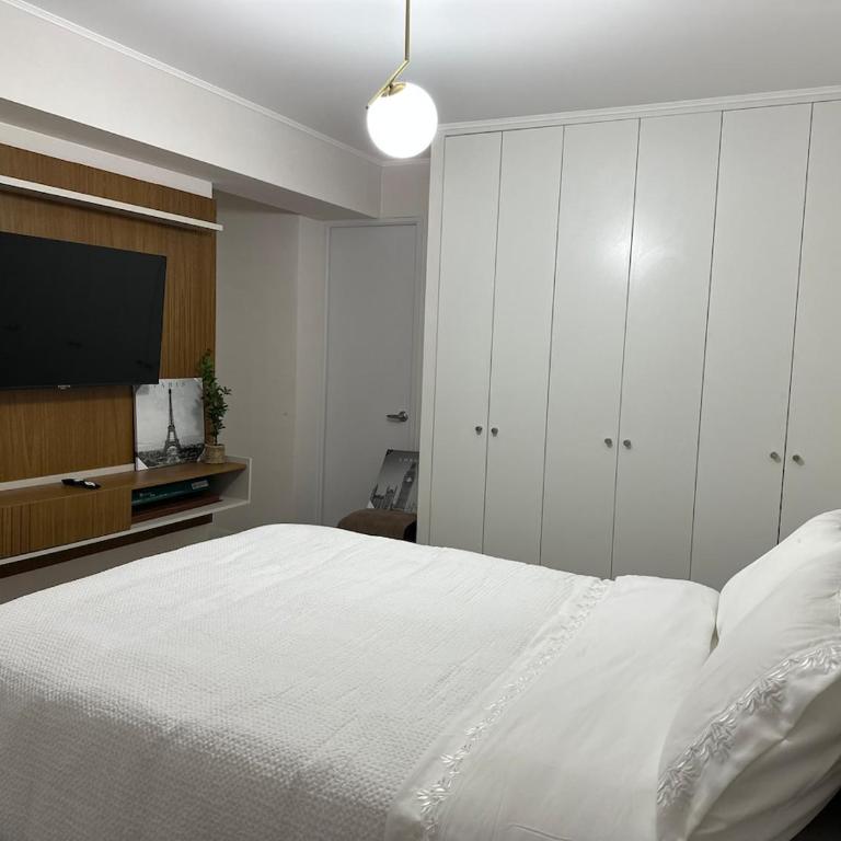 Acogedor depa 2D 2B cerca a Kennedy y Larcomar - Two-Bedroom Apartment - 19