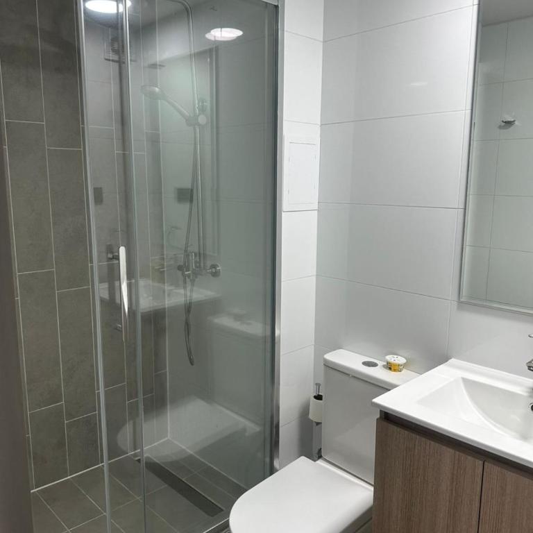 Departamento estudio con cama matrimonial y sofá cama, ideal para estadías largas - One-Bedroom Apartment - 5
