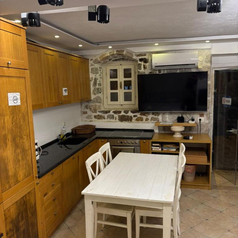 sar 1 balcony - One-Bedroom Apartment - 1