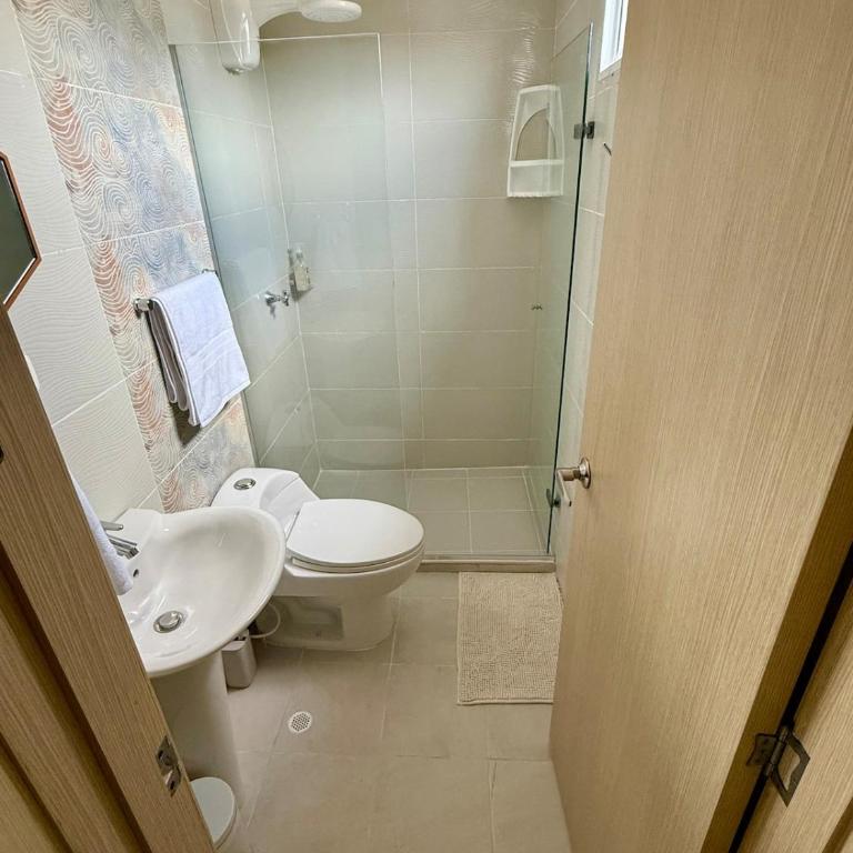 Apto Moderno y Familiar 302 Excelente Ubicación norte Barranquilla - Apartamento de 2 dormitorios - 17