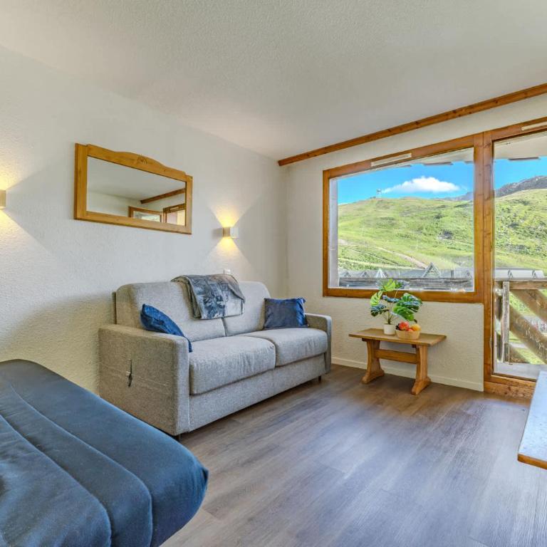 Cozy 1BR Mountain View Apartment - Ski-In Ski-Out, Val Thorens - Apartment - 4