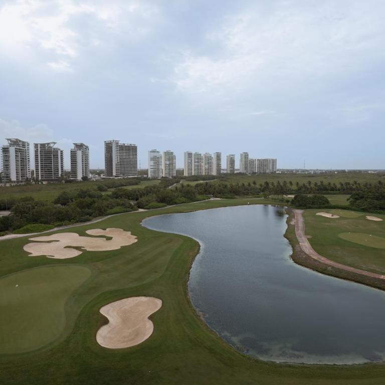 EHDEN Vacation Suites Puerto Cancún - Suite con balcón y vistas al campo de golf - 6