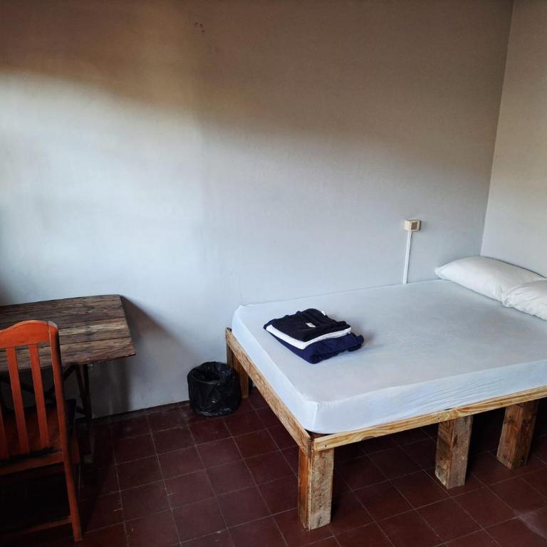 Mediterraneo Youth Hostel - Twin Room with Garden View - 2