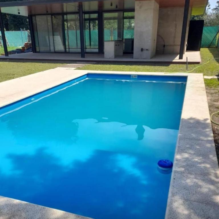 Quincho y pileta para reuniones tranquilas en Roldán - Casa con 1 dormitorio - 9