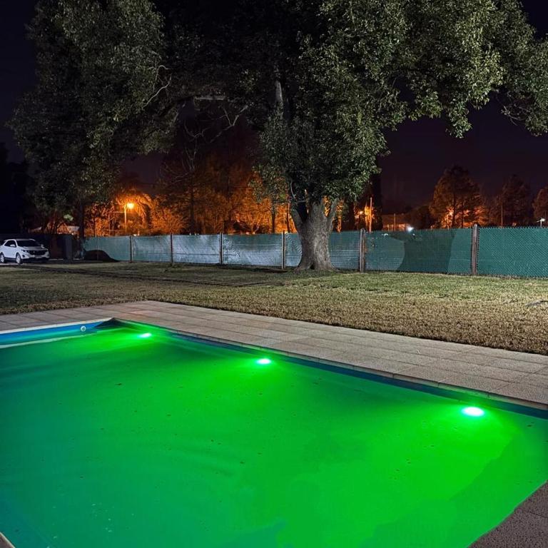 Quincho y pileta para reuniones tranquilas en Roldán - Casa con 1 dormitorio - 18